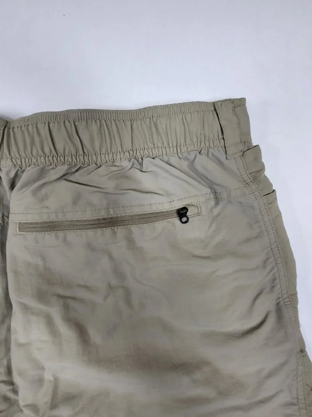 The North Face Mens Belted Hiking Cargo Shorts Khaki Tan Size XXL Regular